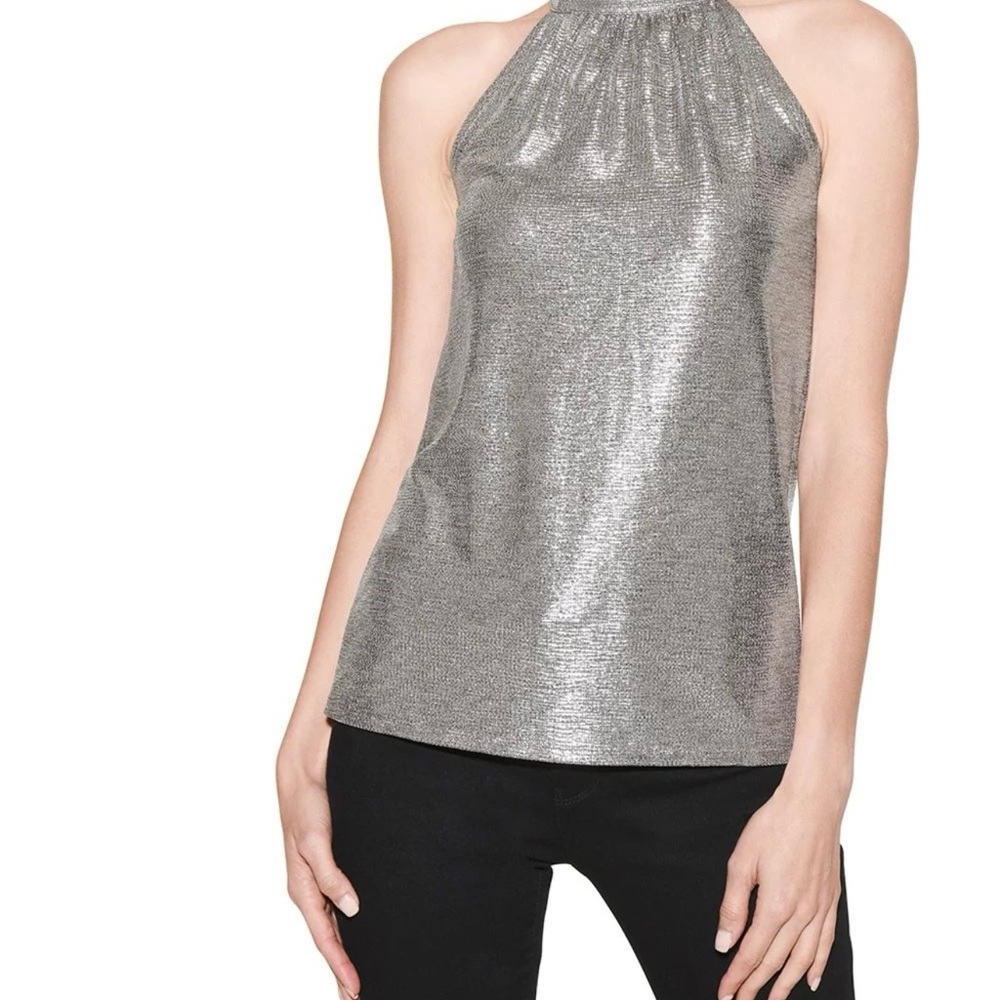 Shiny sleeveless halter top
B17